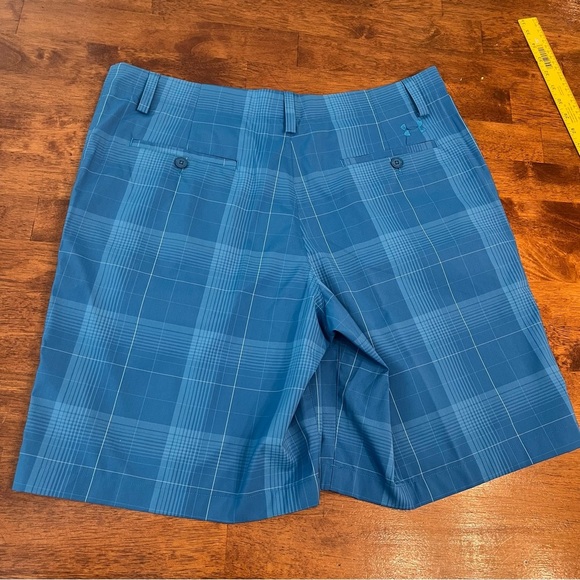 Under Armour Men's Blue Checkered Shorts size 36 - Picture 6 of 7
